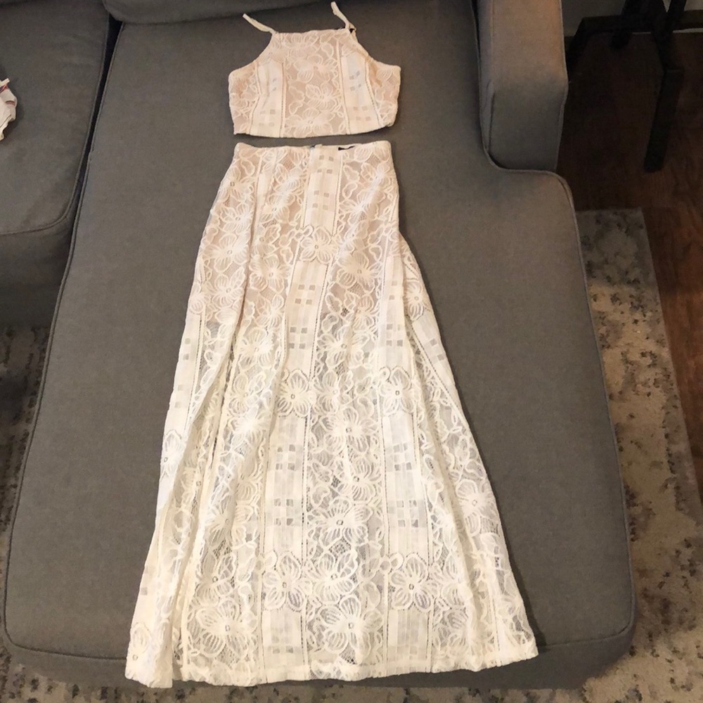 Lulus white lace 2 piece skirt set